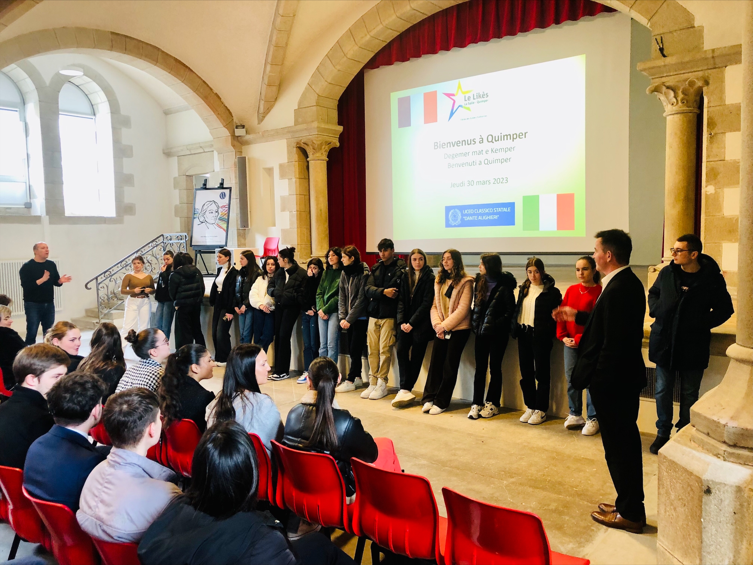 Accueil d'une délégation italienne au Likès