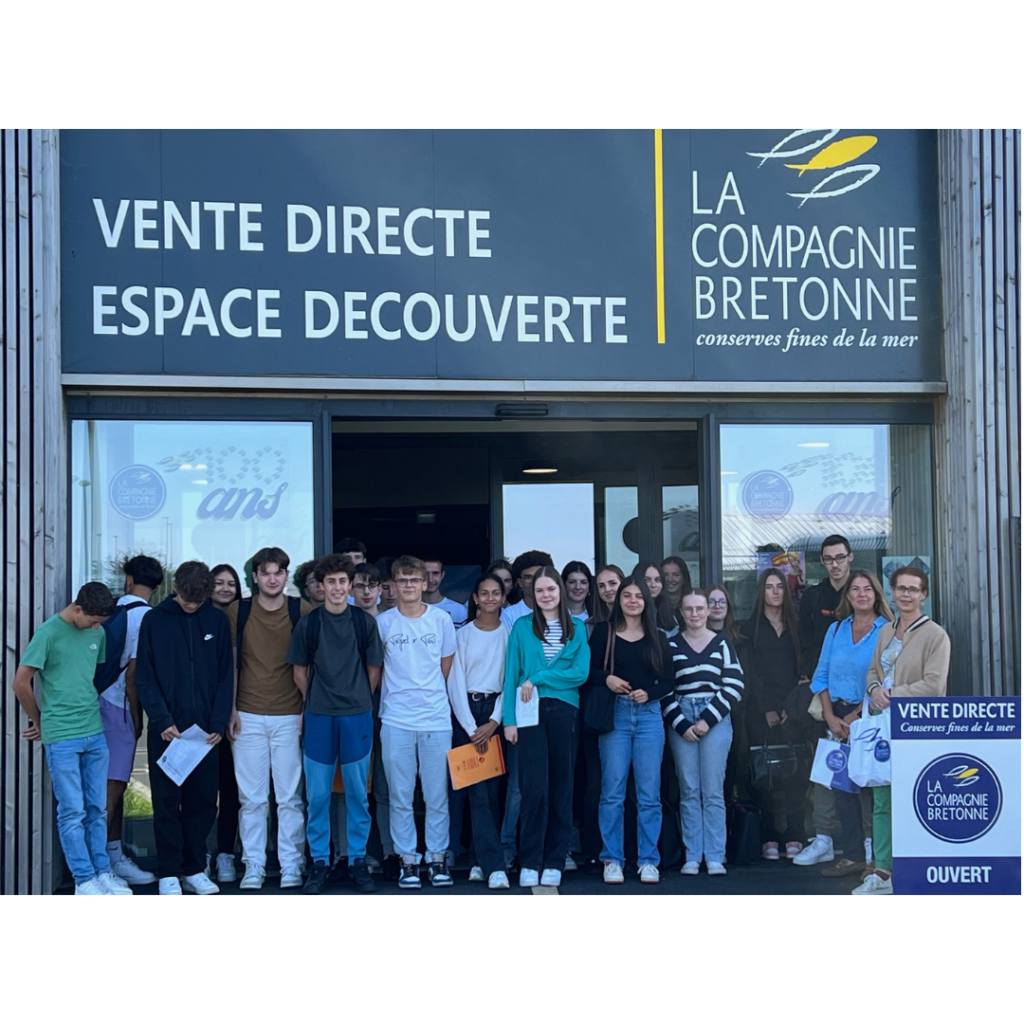 Les élèves de la classe 111 en visite de la conserverie LA COMPAGNIE BRETONNE 