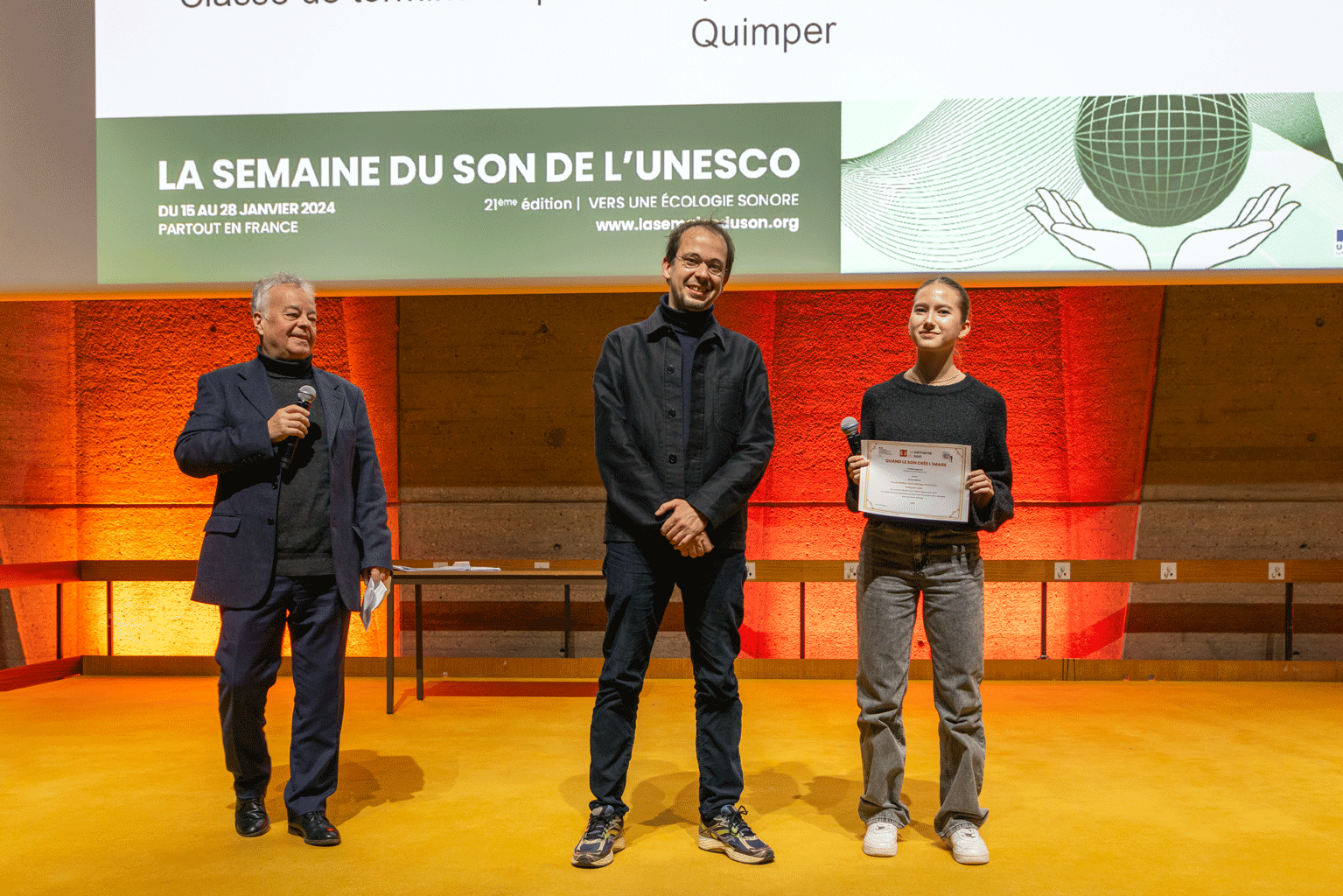 Anna SEBIRE remporte le 1er prix d'animation dans la catégorie lycée du concours "Quand le son crée l'image" 