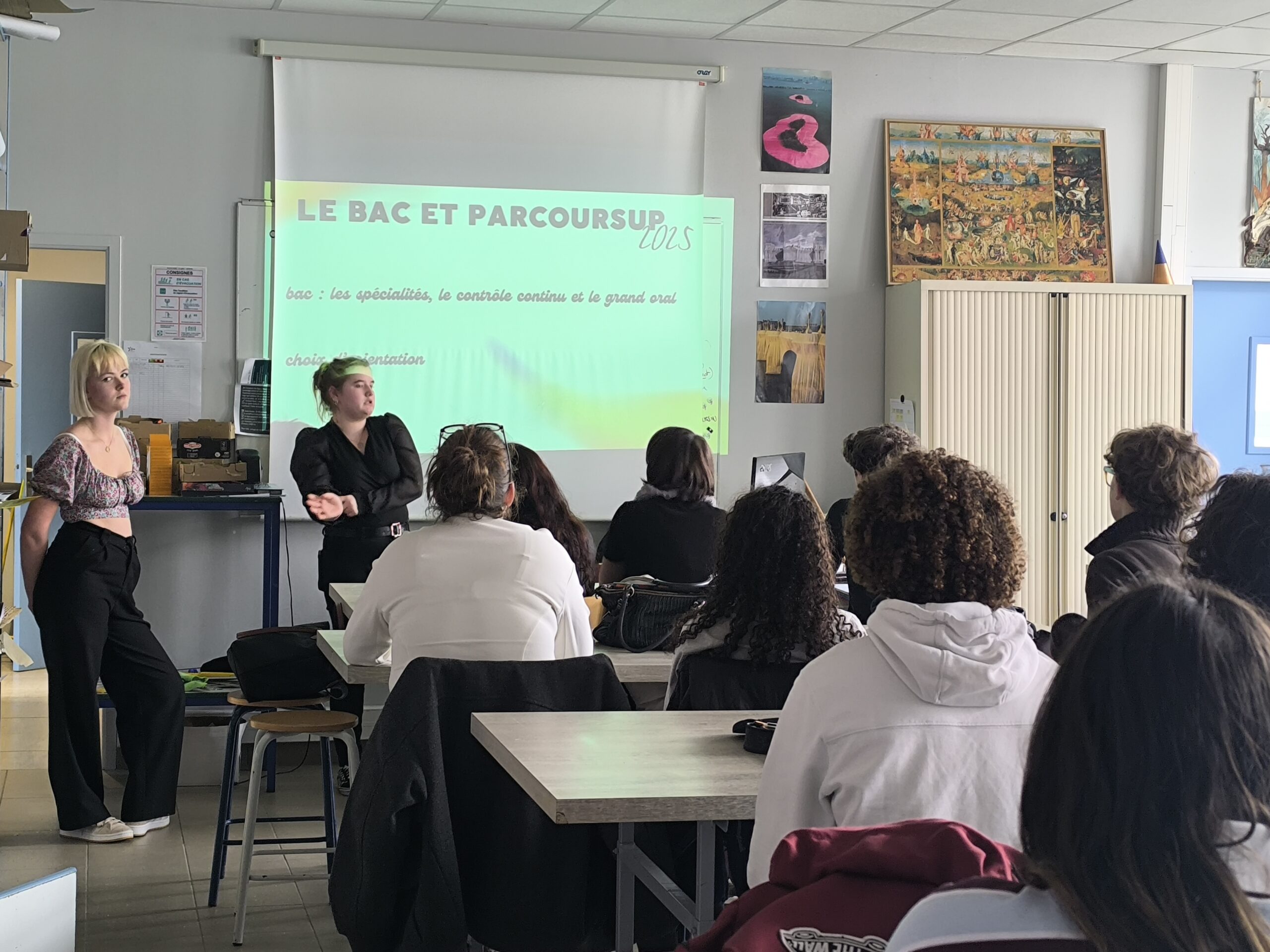Intervention de 2 anciennes élèves de la spé Art