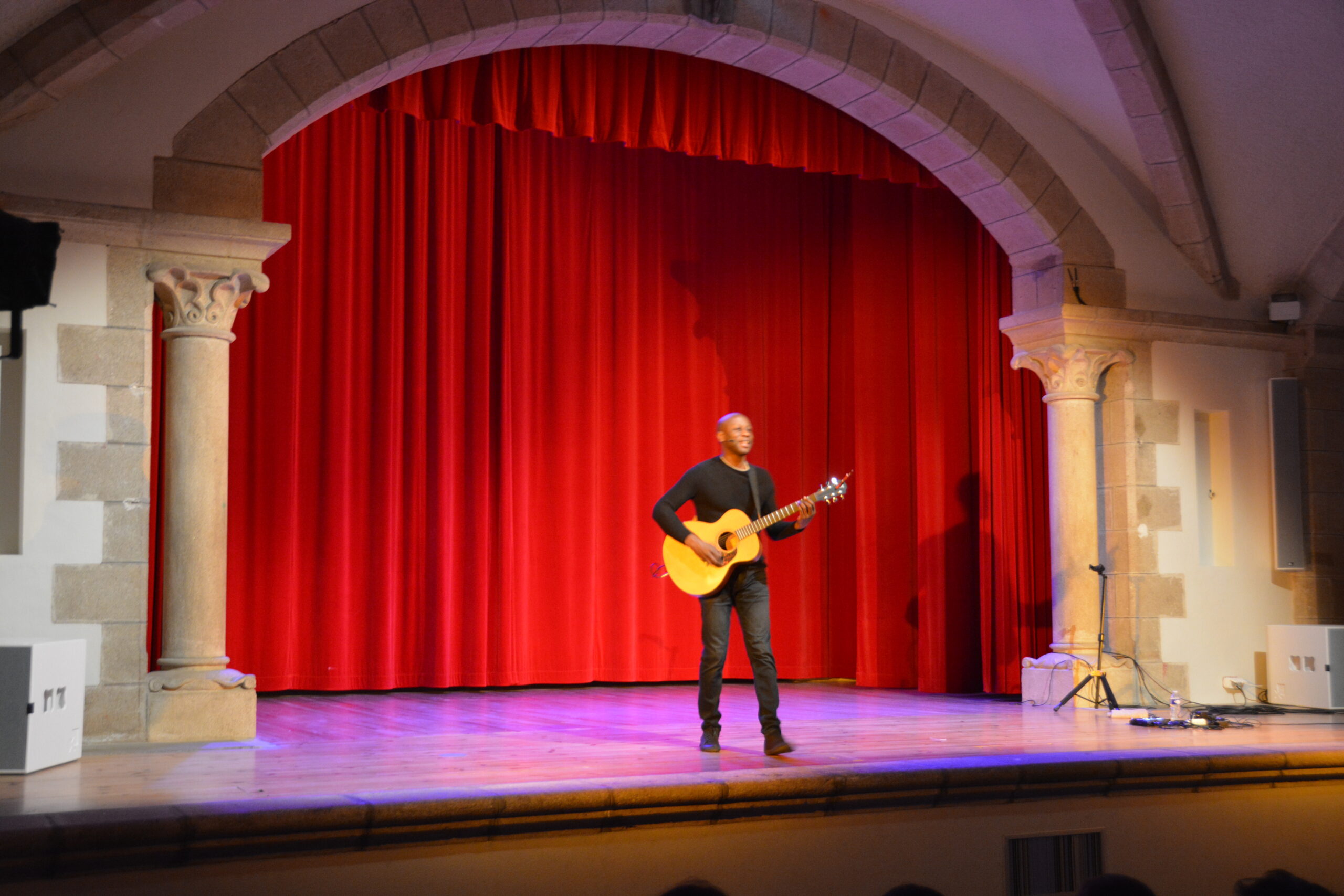 SPECTACLE DE LADJI DIALLO